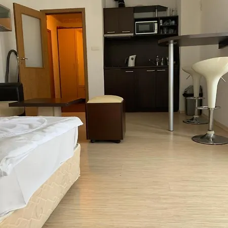 Studio Kuban * סאני ביץ'